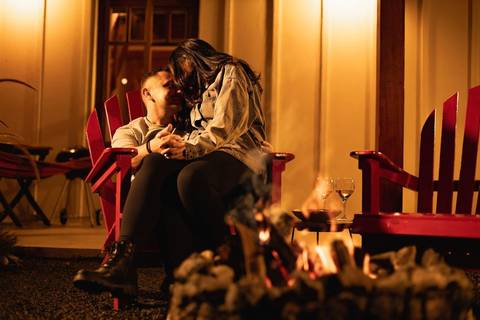 As melhores ideias e inspirações criativas de fotos de ensaio pré casamento registradas por profissionais de eventos da empresa Criativus Foto e Vídeo na Casa Celeiro'