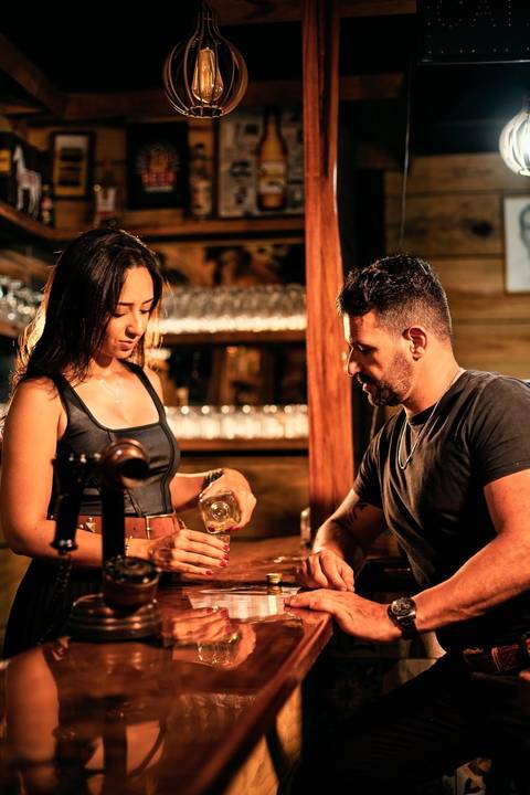 As melhores ideias e inspirações criativas de fotos de ensaio pré casamento registradas por profissionais de eventos da empresa Criativus Foto e Vídeo na Chácara do Casal com Cavalos'