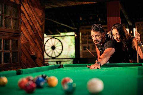 As melhores ideias e inspirações criativas de fotos de ensaio pré casamento registradas por profissionais de eventos da empresa Criativus Foto e Vídeo na Chácara do Casal com Cavalos'