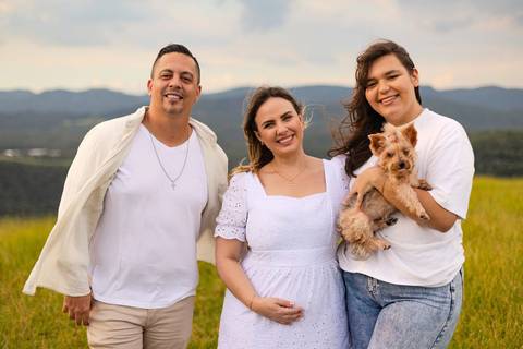 As melhores ideias e inspirações criativas de fotos de Chá Revelação registradas por profissionais de eventos da empresa Criativus Foto e Vídeo no Morro do Capuava'