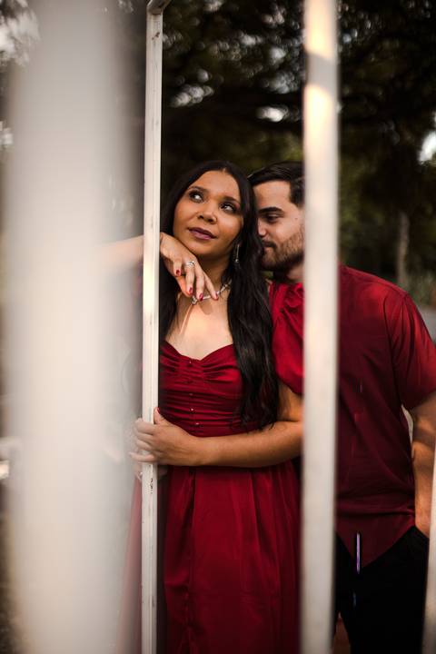 As melhores ideias e inspirações criativas de fotos de ensaio pré casamento registradas por fotógrafos profissionais de eventos da empresa Criativus Foto e Vídeo no Parque Ecológico de Barueri'