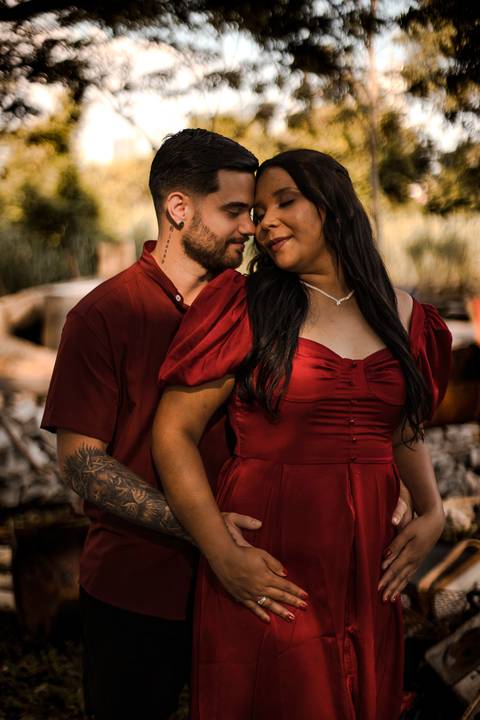 As melhores ideias e inspirações criativas de fotos de ensaio pré casamento registradas por fotógrafos profissionais de eventos da empresa Criativus Foto e Vídeo no Parque Ecológico de Barueri'