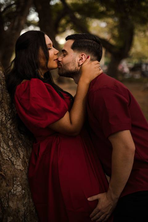 As melhores ideias e inspirações criativas de fotos de ensaio pré casamento registradas por fotógrafos profissionais de eventos da empresa Criativus Foto e Vídeo no Parque Ecológico de Barueri'