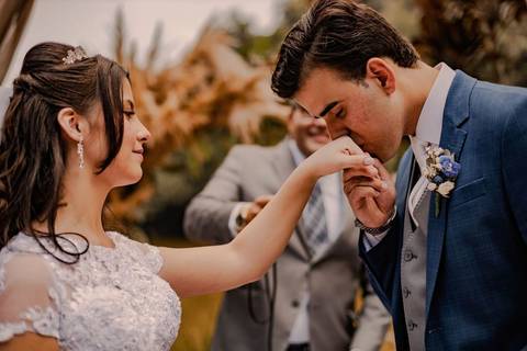 As melhores ideias e inspirações criativas de fotos de casamento registradas por fotógrafos profissionais de eventos da empresa Criativus Foto e Vídeo fotos no  Espaço Kasaqui Eventos: Fotos do momento da cerimônia'