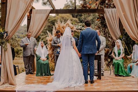 As melhores ideias e inspirações criativas de fotos de casamento registradas por fotógrafos profissionais de eventos da empresa Criativus Foto e Vídeo fotos no  Espaço Kasaqui Eventos: Fotos do momento da cerimônia'