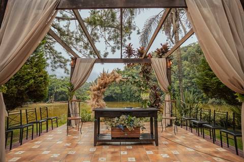 As melhores ideias e inspirações criativas de fotos de casamento registradas por fotógrafos profissionais de eventos da empresa Criativus Foto e Vídeo fotos no  Espaço Kasaqui Eventos: Fotos da decoração da cerimônia'