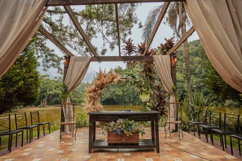 As melhores ideias e inspirações criativas de fotos de casamento registradas por fotógrafos profissionais de eventos da empresa Criativus Foto e Vídeo fotos no  Espaço Kasaqui Eventos: Fotos da decoração da cerimônia'