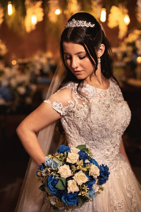 As melhores ideias e inspirações criativas de fotos de casamento registradas por fotógrafos profissionais de eventos da empresa Criativus Foto e Vídeo fotos no  Espaço Kasaqui Eventos: Fotos do vestido da noiva'