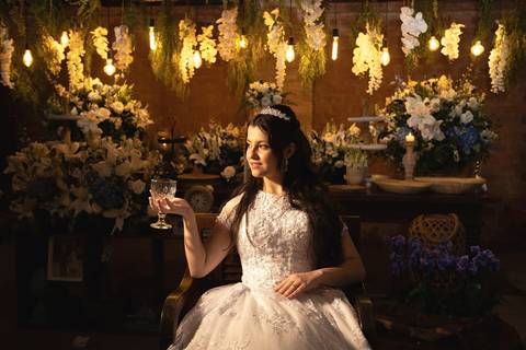 As melhores ideias e inspirações criativas de fotos de casamento registradas por fotógrafos profissionais de eventos da empresa Criativus Foto e Vídeo fotos no  Espaço Kasaqui Eventos: Fotos do vestido da noiva'