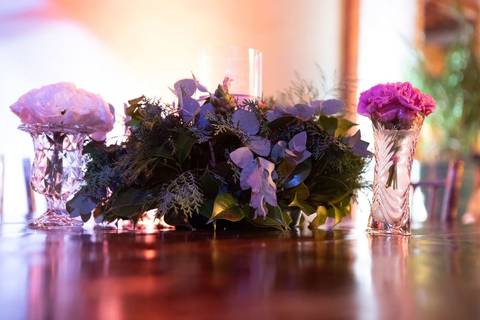 As melhores ideias e inspirações criativas de fotos de casamento registradas por fotógrafos profissionais de eventos da empresa Criativus Foto e Vídeo no Espaço Coimbra: Fotos da decoração'