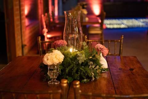 As melhores ideias e inspirações criativas de fotos de casamento registradas por fotógrafos profissionais de eventos da empresa Criativus Foto e Vídeo no Espaço Coimbra: Fotos da decoração'