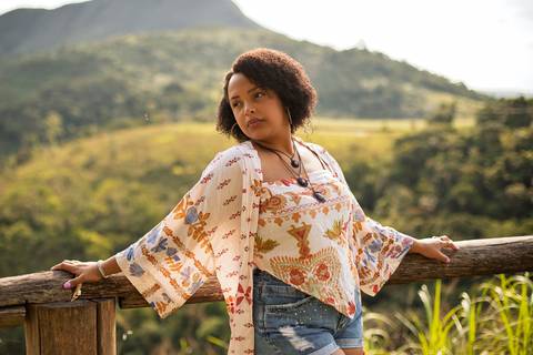 As melhores ideias e inspirações criativas de fotos de ensaio de 15 anos registradas por fotógrafos profissionais de eventos da empresa Criativus Foto e Vídeo no Mirante do Saboó em São Roque'