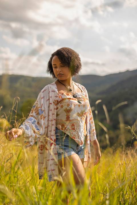 As melhores ideias e inspirações criativas de fotos de ensaio de 15 anos registradas por fotógrafos profissionais de eventos da empresa Criativus Foto e Vídeo no Mirante do Saboó em São Roque'