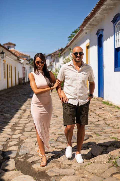 As melhores ideias e inspirações criativas de fotos de ensaio fotográfico de pré casamento registradas por fotógrafos profissionais de eventos da empresa Criativus Foto e Vídeo em Paraty - RJ'