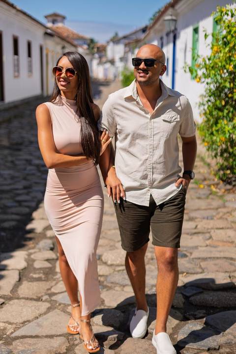 As melhores ideias e inspirações criativas de fotos de ensaio fotográfico de pré casamento registradas por fotógrafos profissionais de eventos da empresa Criativus Foto e Vídeo em Paraty - RJ'