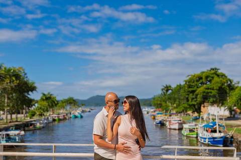 As melhores ideias e inspirações criativas de fotos de ensaio fotográfico de pré casamento registradas por fotógrafos profissionais de eventos da empresa Criativus Foto e Vídeo em Paraty - RJ'