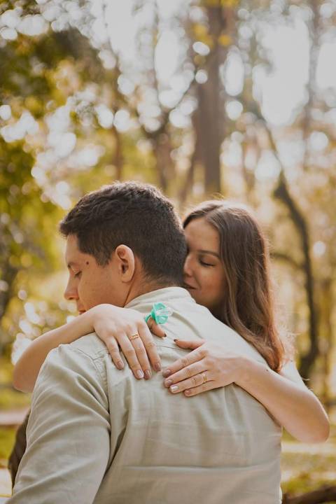 As melhores ideias e inspirações criativas de fotos de ensaio de gestante registradas por fotógrafos profissionais de eventos da empresa Criativus Foto e Vídeo no Parque do Ibirapuera'