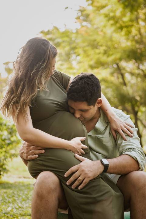 As melhores ideias e inspirações criativas de fotos de ensaio de gestante registradas por fotógrafos profissionais de eventos da empresa Criativus Foto e Vídeo no Parque do Ibirapuera'