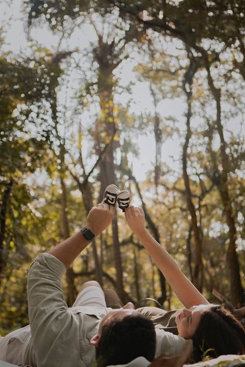 As melhores ideias e inspirações criativas de fotos de ensaio de gestante registradas por fotógrafos profissionais de eventos da empresa Criativus Foto e Vídeo no Parque do Ibirapuera'