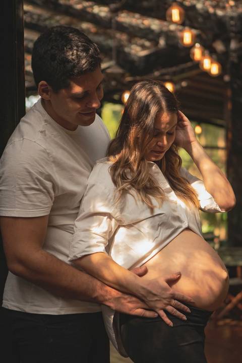 As melhores ideias e inspirações criativas de fotos de ensaio de gestante registradas por fotógrafos profissionais de eventos da empresa Criativus Foto e Vídeo no Parque do Ibirapuera'
