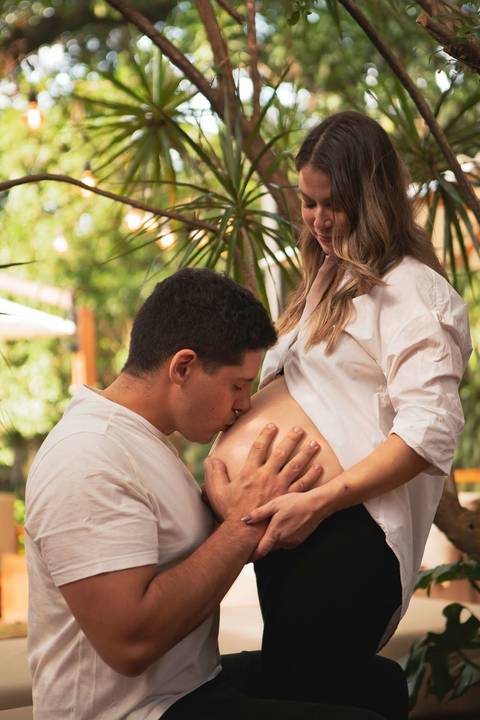 As melhores ideias e inspirações criativas de fotos de ensaio de gestante registradas por fotógrafos profissionais de eventos da empresa Criativus Foto e Vídeo no Parque do Ibirapuera'