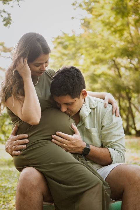 As melhores ideias e inspirações criativas de fotos de ensaio de gestante registradas por fotógrafos profissionais de eventos da empresa Criativus Foto e Vídeo no Parque do Ibirapuera'