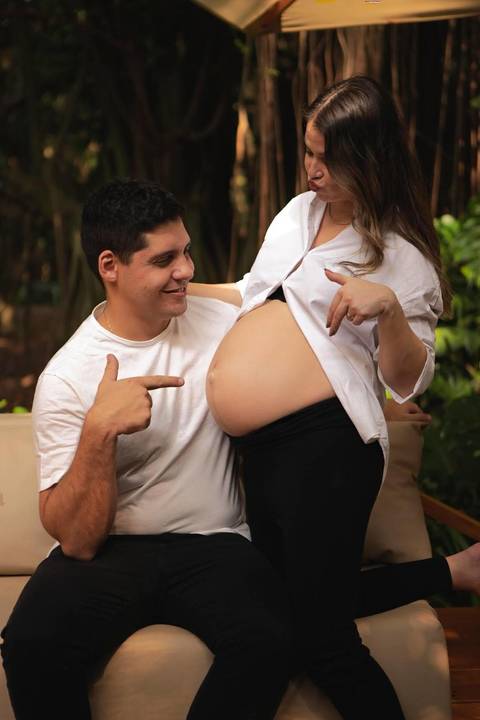 As melhores ideias e inspirações criativas de fotos de ensaio de gestante registradas por fotógrafos profissionais de eventos da empresa Criativus Foto e Vídeo no Parque do Ibirapuera'