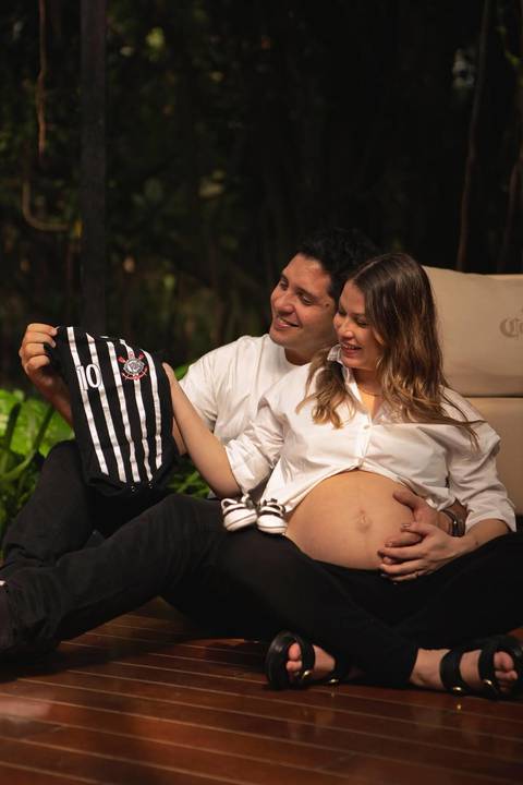 As melhores ideias e inspirações criativas de fotos de ensaio de gestante registradas por fotógrafos profissionais de eventos da empresa Criativus Foto e Vídeo no Parque do Ibirapuera'