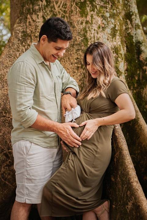 As melhores ideias e inspirações criativas de fotos de ensaio de gestante registradas por fotógrafos profissionais de eventos da empresa Criativus Foto e Vídeo no Parque do Ibirapuera'