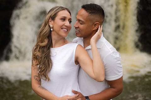 As melhores ideias e inspirações criativas de fotos de ensaio pré casamento registradas por fotógrafos profissionais de eventos da empresa Criativus Foto e Vídeo na Fazenda Ipanema '