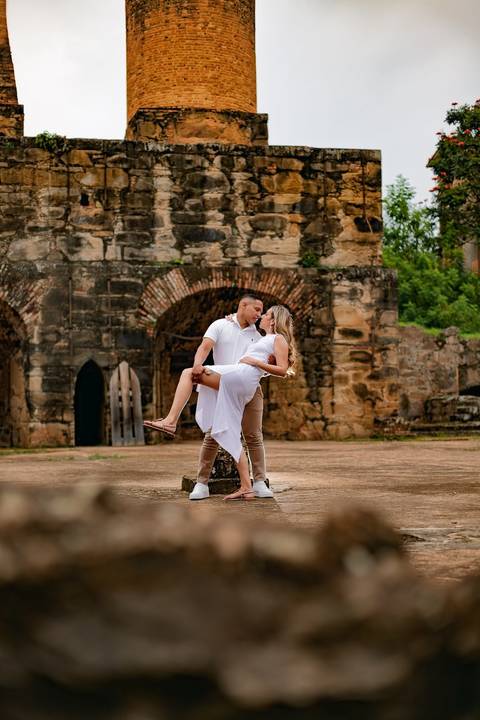 As melhores ideias e inspirações criativas de fotos de ensaio pré casamento registradas por fotógrafos profissionais de eventos da empresa Criativus Foto e Vídeo na Fazenda Ipanema '