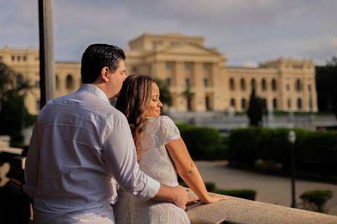 As melhores ideias e inspirações criativas de fotos de ensaio pré casamento registradas por fotógrafos profissionais de eventos da empresa Criativus Foto e Vídeo no Museu do Ipiranga'