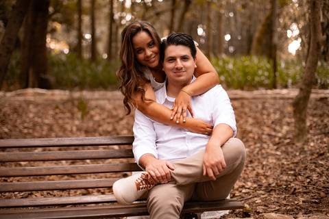 As melhores ideias e inspirações criativas de fotos de ensaio pré casamento registradas por fotógrafos profissionais de eventos da empresa Criativus Foto e Vídeo no Museu do Ipiranga'