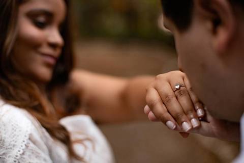 As melhores ideias e inspirações criativas de fotos de ensaio pré casamento registradas por fotógrafos profissionais de eventos da empresa Criativus Foto e Vídeo no Museu do Ipiranga'