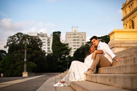 As melhores ideias e inspirações criativas de fotos de ensaio pré casamento registradas por fotógrafos profissionais de eventos da empresa Criativus Foto e Vídeo no Museu do Ipiranga'
