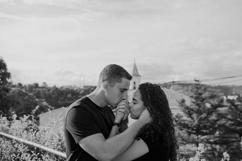 As melhores ideias e inspirações criativas de fotos de ensaio pré casamento registradas por fotógrafos profissionais de eventos da empresa Criativus Foto e Vídeo na cidade de Santana de Parnaíba '