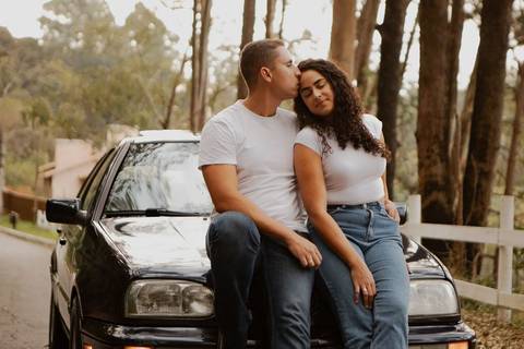 As melhores ideias e inspirações criativas de fotos de ensaio pré casamento registradas por fotógrafos profissionais de eventos da empresa Criativus Foto e Vídeo na Aldeia da Serra'