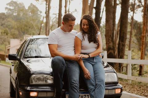 As melhores ideias e inspirações criativas de fotos de ensaio pré casamento registradas por fotógrafos profissionais de eventos da empresa Criativus Foto e Vídeo na Aldeia da Serra'