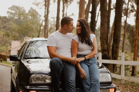 As melhores ideias e inspirações criativas de fotos de ensaio pré casamento registradas por fotógrafos profissionais de eventos da empresa Criativus Foto e Vídeo na Aldeia da Serra'