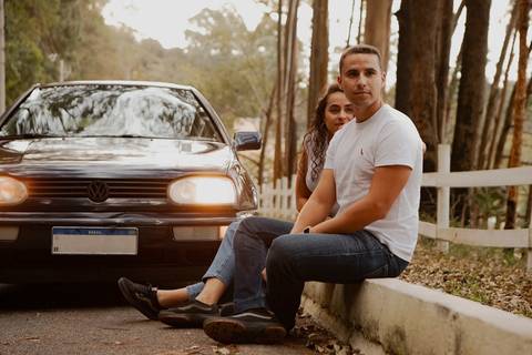 As melhores ideias e inspirações criativas de fotos de ensaio pré casamento registradas por fotógrafos profissionais de eventos da empresa Criativus Foto e Vídeo na Aldeia da Serra'