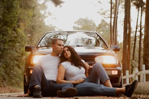 As melhores ideias e inspirações criativas de fotos de ensaio pré casamento registradas por fotógrafos profissionais de eventos da empresa Criativus Foto e Vídeo na Aldeia da Serra'