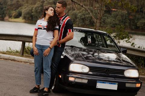 As melhores ideias e inspirações criativas de fotos de ensaio pré casamento registradas por fotógrafos profissionais de eventos da empresa Criativus Foto e Vídeo na Aldeia da Serra'