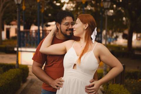 As melhores ideias e inspirações criativas de fotos de ensaio pré casamento registradas por fotógrafos profissionais de eventos da empresa Criativus Foto e Vídeo na cidade de Santana de Parnaíba'