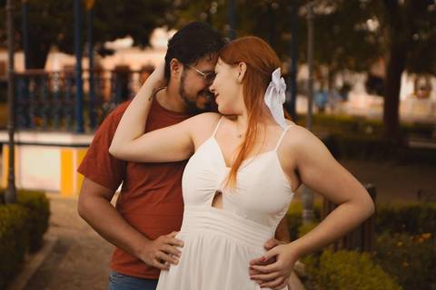 As melhores ideias e inspirações criativas de fotos de ensaio pré casamento registradas por fotógrafos profissionais de eventos da empresa Criativus Foto e Vídeo na cidade de Santana de Parnaíba'