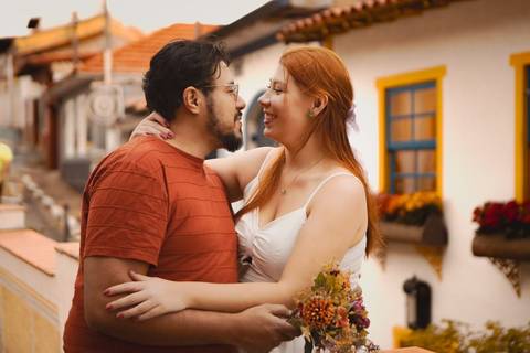 As melhores ideias e inspirações criativas de fotos de ensaio pré casamento registradas por fotógrafos profissionais de eventos da empresa Criativus Foto e Vídeo na cidade de Santana de Parnaíba'