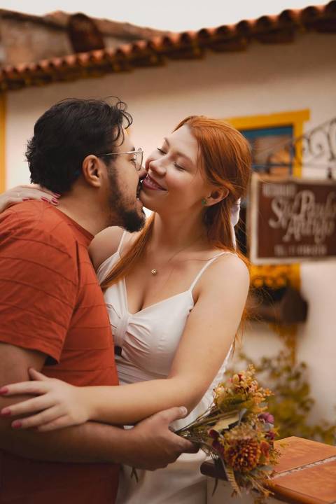 As melhores ideias e inspirações criativas de fotos de ensaio pré casamento registradas por fotógrafos profissionais de eventos da empresa Criativus Foto e Vídeo na cidade de Santana de Parnaíba'