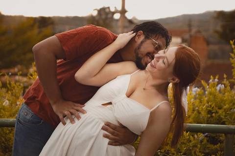 As melhores ideias e inspirações criativas de fotos de ensaio pré casamento registradas por fotógrafos profissionais de eventos da empresa Criativus Foto e Vídeo na cidade de Santana de Parnaíba'