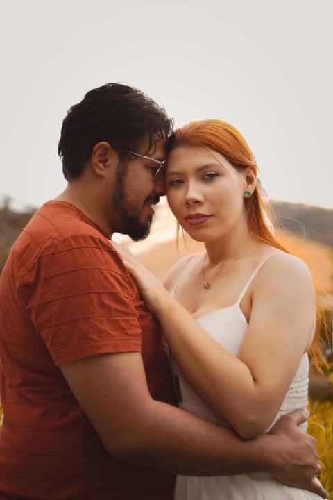 As melhores ideias e inspirações criativas de fotos de ensaio pré casamento registradas por fotógrafos profissionais de eventos da empresa Criativus Foto e Vídeo na cidade de Santana de Parnaíba'