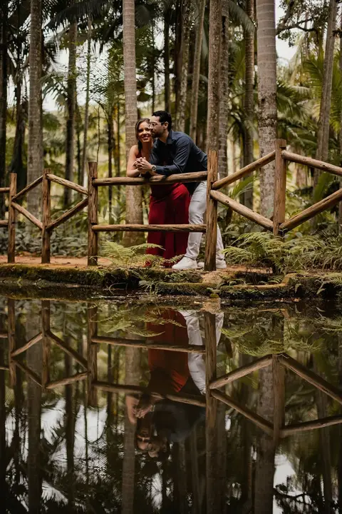 As melhores ideias e inspirações criativas de fotos de ensaio pré casamento registradas por fotógrafos profissionais de eventos da empresa Criativus Foto e Vídeo no  Jardim Botânico '