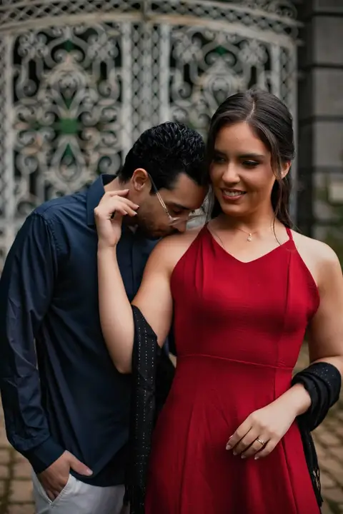 As melhores ideias e inspirações criativas de fotos de ensaio pré casamento registradas por fotógrafos profissionais de eventos da empresa Criativus Foto e Vídeo no  Jardim Botânico '